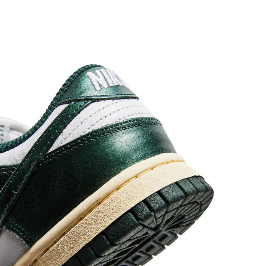 2022 Wmns Dunk Low ‘Vintage Green’