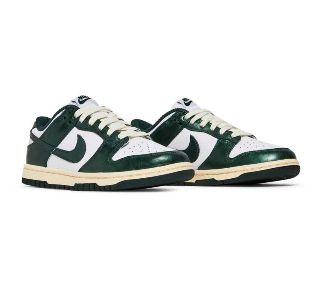 2022 Wmns Dunk Low ‘Vintage Green’